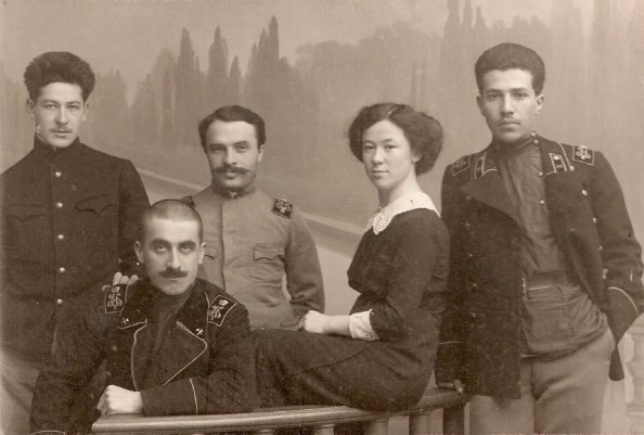 Абросимов с друзьями 1913.jpg