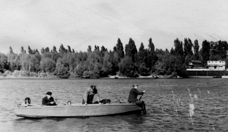 27 Азов 1957 на реке Дон.jpg