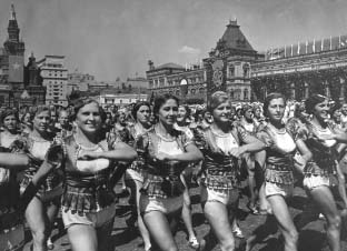 Азербайджанская делегация на параде физкультурников 1939 года в Москве