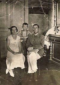 Novizkay-Ehemann-Sohn 6 09 1933 г..jpg