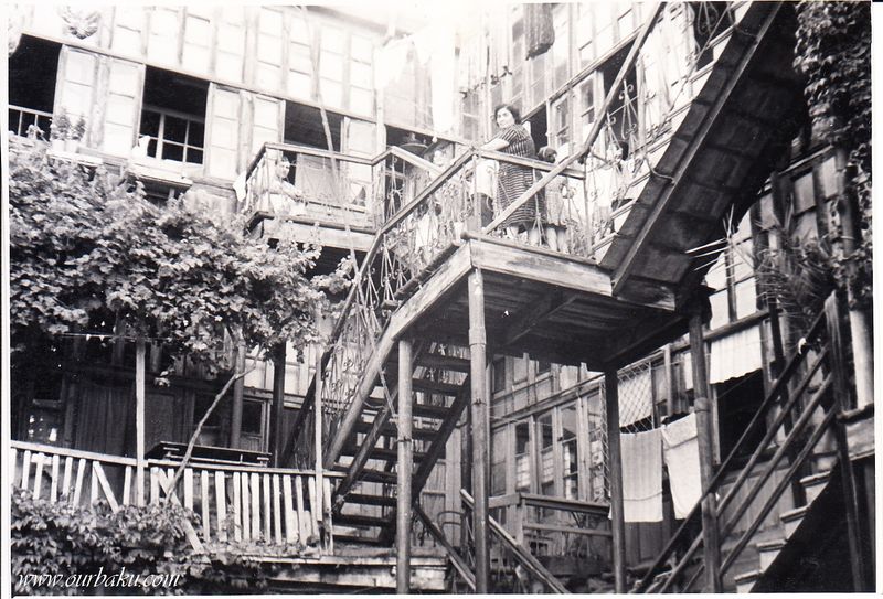 Baku ul. Fizuli 3 dvor v 1964.jpg