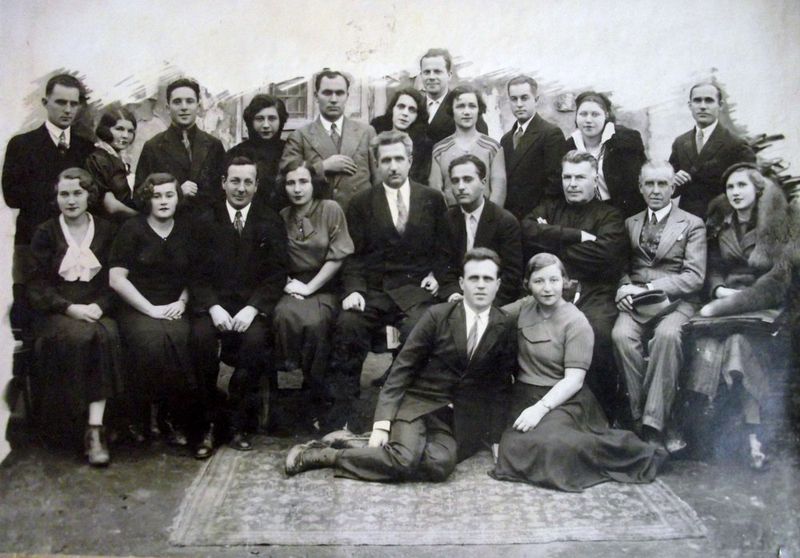 Karve group 1935.JPG
