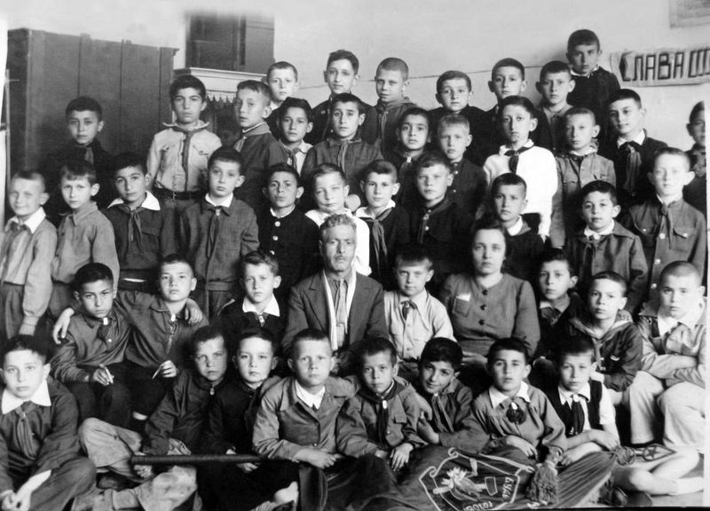 Baku school 160 1947.jpg