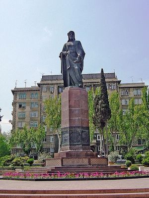 Абдурахманов.Памятник Низами.jpg